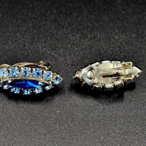 Vintage Petite Blue Rhinstone and Silver Toned Rhinestone Earings - Picture 4 of 6